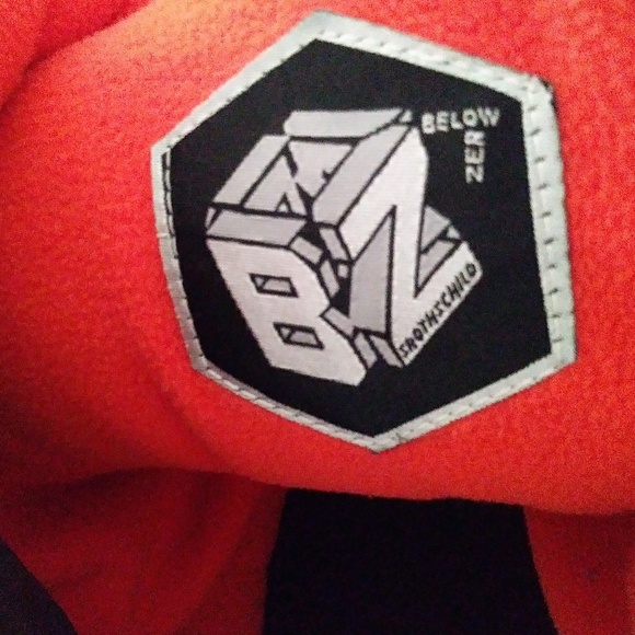 Boy's Below Zero (BZ) Puffer Jacket - Picture 4 of 5